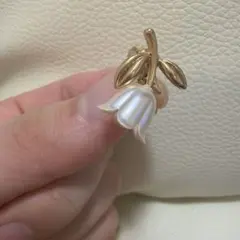 チューリップ型イヤリング