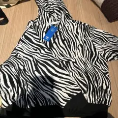 adidas ゼブラパーカー