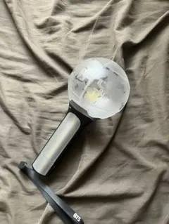 防弾少年団 オフィシャルライトスティック VER.2 「2017 BTS LI… Amazon.co.jp: 防弾少年団 BTS 公式 ペンライト Ver.2 (OFFICIAL