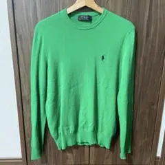 緑 セーター