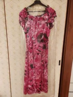 ピンクのロングドレス