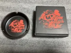 新品 粗品 チンチロ 四兄弟 陶器灰皿 zippoセット 新品 チンチロ 粗品 ジッポ 陶器灰皿 セット - メルカリ