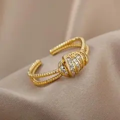 ゴールド　czダイヤモンド サージカルステンレス リング 結び