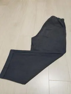 【美品】無印　乾きやすいワンタックワイドパンツ　チャコールグレー　メンズXSのサムネイル