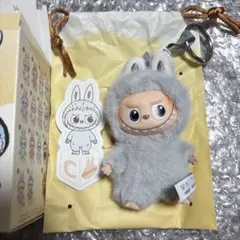 LABUBU pin for love イニシャル ぬいぐるみペンダント C