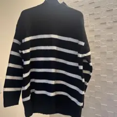 黒と白のストライプ長袖セーター