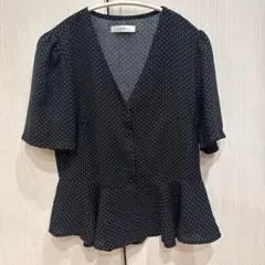 fifth ブラック・ドット 半袖ペプラムトップス