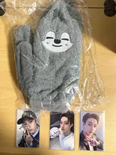 straykids バンチャン ウルフチャン 手袋 新品未開封　トレカ3点付き
