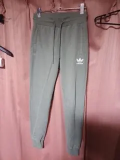 adidas オリーブグリーン ジョガーパンツ L