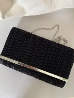 黒いプリーツデザインパーティーバッグ