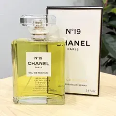 箱付き シャネル N° 19 オードゥ パルファム ヴァポリザター 100ml