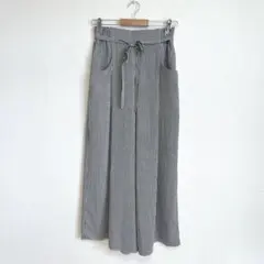 美品 ナチュラルビューティーベーシック ストライプワイドパンツ リボン M 黒白