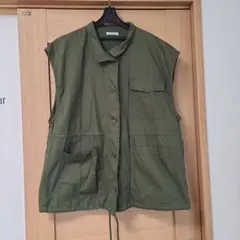 オリーブグリーン ノースリーブベスト　フリー　Olive des Olive
