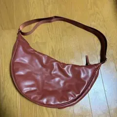 UNIQLO C レザータッチラウンドショルダーバッグ ブラウン