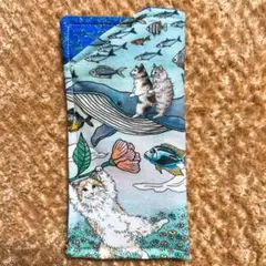 おとぎの国の猫と仲間たち柄　ハンドメイドメガネケース