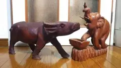 木彫　象と水牛 2体セット