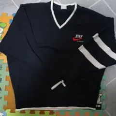 NIKE Vネックセーター M