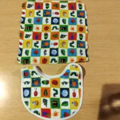 はらぺこあおむし　スタイとハンカチセット