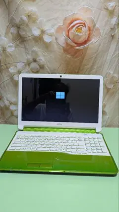 富士通　LIFEBOOK　グリーン　i7　ブルーレイ