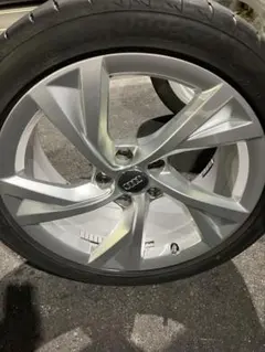 Audi A4アバントS Line純正 18インチ ホイール タイヤセット②のサムネイル