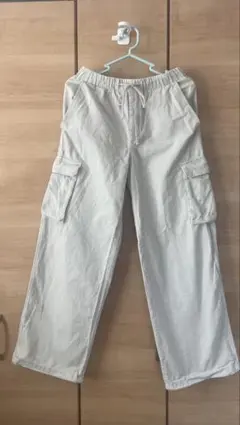 GU ライトグレー カーゴパンツ　Sサイズ