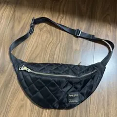 レガートラルゴ　キルティングボディバッグ　ショルダーバッグ　ブラック　ミニバッグ