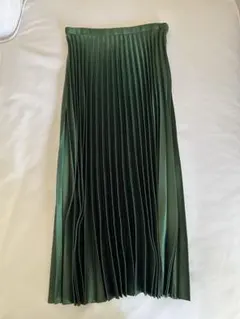 ZARA グリーン光沢　プリーツスカート