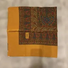 Yves Saint Laurent レトロシルクスカーフ
