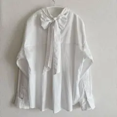 【美品】バックリボン 長袖コットンブラウスのサムネイル