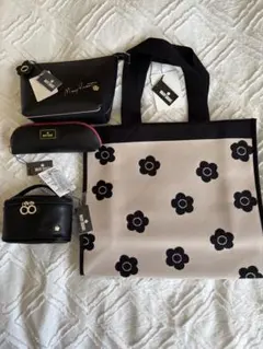 マリークワント　バック　ポーチセット