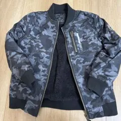 美品　迷彩柄 ジップアップジャケット ボア裏地付き　140センチ　キッズ