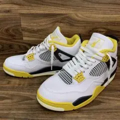 中古 Nike Women's Air Jordan 4 Retro