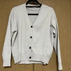 【GU】ベージュ　Vネックカーディガン　Mサイズ