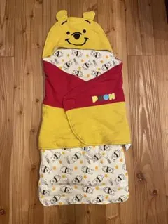 プーさん フード付きおくるみ 50-70 赤と黄色