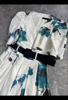 極美品Andcoutureフラワーワンピース◯