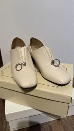 LIBERTYDOLL アイボリー ローファー ジッパー付き(サイズ:Ｌ)