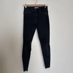 Bershka スキニーデニム サイズ ダメージ加工