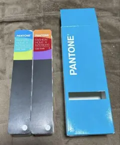 新品】PANTONE カラーガイド HOME + INTERIORSケース付 - メルカリ