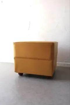 オットマン　スツール　ポップ　ミッドセンチュリー　ポストモダン　レトロ