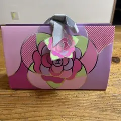 CHANEL ギフトボックス　花柄 ピンク