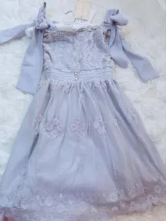 薄い青のレースノースリーブワンピース