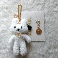 シャネル　ホリデーチャーム　カメリア　とうさちゃんバッグチャーム　白