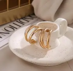 ♥️人気商品♥️おしゃれ　フープ　レディース 輪っかピアス　プレゼント　ゴールド