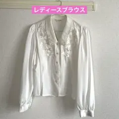 レディース　長袖ブラウス　15号　LLサイズ　花柄刺繍入り