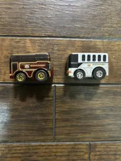 ZIPANGトミカミニカー バス型2台セット