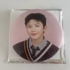 缶バッジ　SEVENTEEN ウジ② Holiday