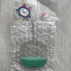 treasure truz シャカシャカアクリルチャーム　ガチャガチャ