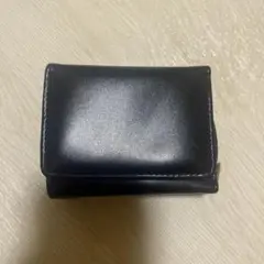黒い三つ折り財布