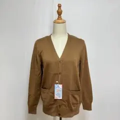 新品タグ付き　Vネックニットカーディガン（M）ベージュカーキ色系
