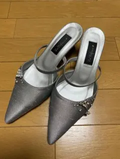 シルバーのミュール Ｍサイズ ビジュー付き 美品です 結婚式